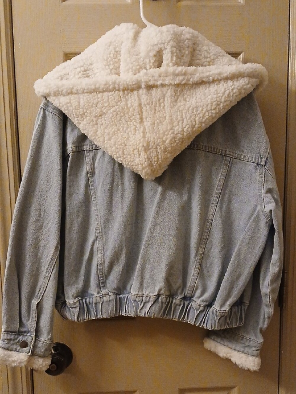 Miou Muse Light Blue Sherpa-Lined Denim Jacket - Picture 2 of 3